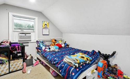 19 Richmond Rd, Edison NJ  08817-4037 exterior