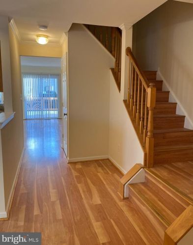 7413 Digby Grn, Alexandria VA  22315-5250 exterior