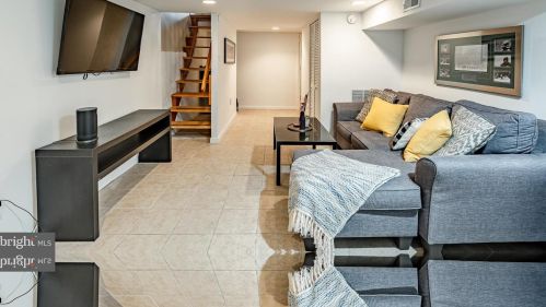 1513 Iseminger St, Philadelphia PA  19147-6215 exterior