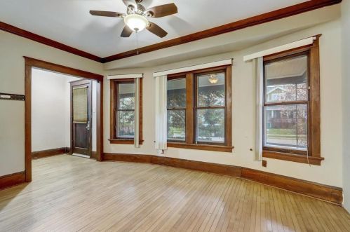 1109 73 St, Milwaukee WI 53214-3129 exterior