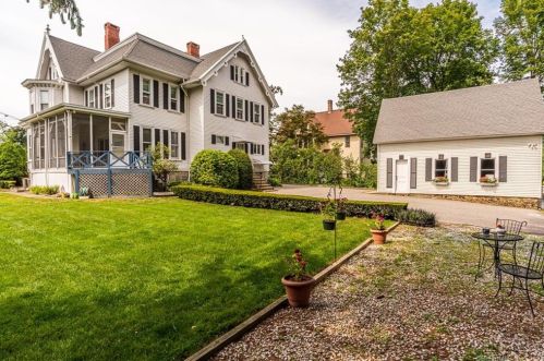 31 Atwater Ave, Derby CT 06418-1409 exterior