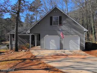 605 Lake Dr, Lithonia GA  30039-6681 exterior