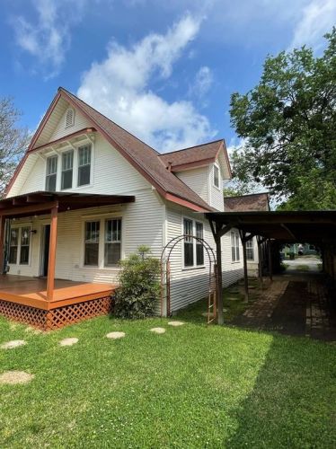 918 Chestnut St, Denison TX 75020-3205 exterior