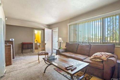 990 Julian St, Turlock CA 95380-3810 exterior