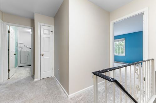 214 Allenberry Cir, Pittsburgh PA 15234-1002 exterior