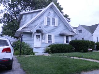 1208 Green St, Champaign IL  61821-3828 exterior