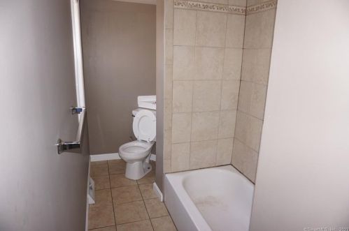 2 Ballouville Rd, Killingly CT 06241-1235 exterior