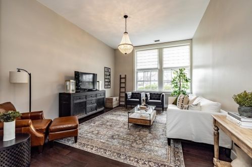 165 Converse St, Springfield, MA 01106-1711