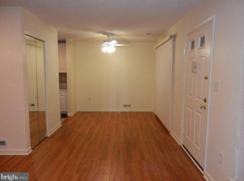 71 Oneill Ct, Trenton NJ 08648-2651 exterior