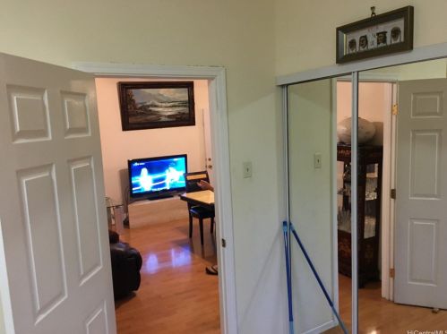 1402 Lusitana St, Honolulu HI 96813-1625 exterior