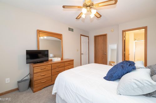 10400 Roger St, Kalamazoo MI 49002-7185 exterior