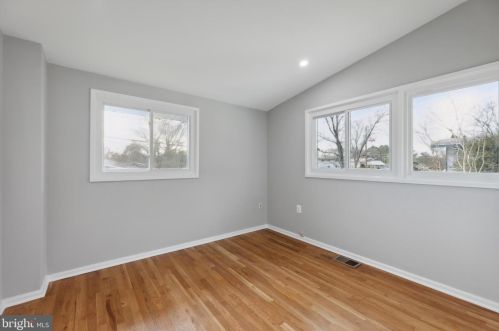 4000 Javins Dr, Alexandria VA  22310-2037 exterior