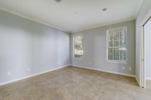 5406 Courtyard Dr, Austin TX 78730-5015 exterior