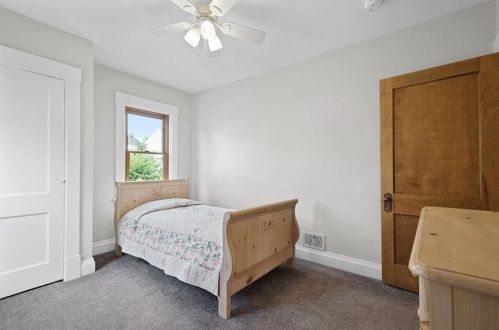 1706 Montpelier Ave, Pittsburgh PA  15216-1915 exterior