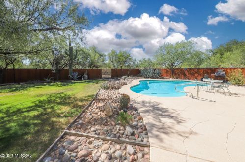 11242 Prospect Ln, Tucson, AZ 85749-9051