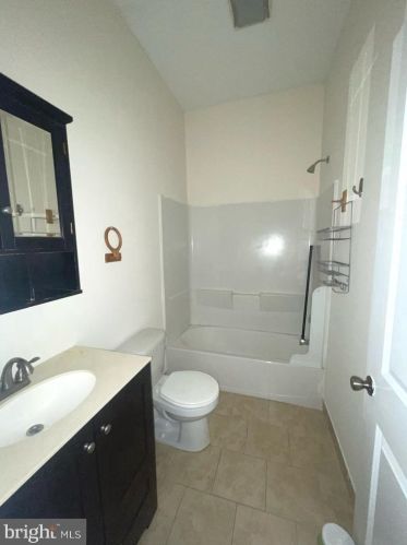 1805 17th St, Philadelphia PA 19145-2227 exterior