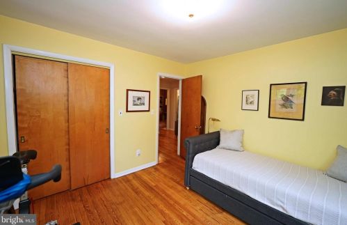 56 Roxboro Rd, Trenton NJ  08648-3925 exterior