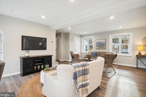 2205 Luzerne Ave, Silver Spring MD  20910-2137 exterior