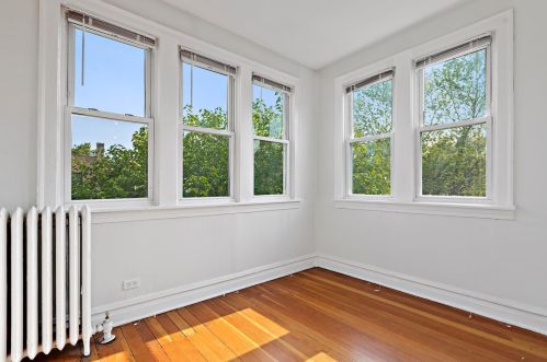 2219 Rosemont Ave, Chicago IL 60659-2195 exterior