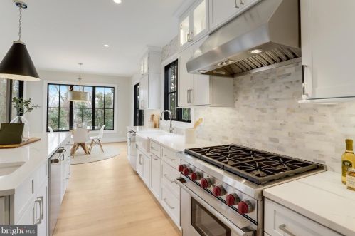 4700 25th St, Arlington VA  22207-3519 exterior