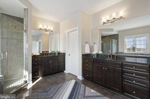 23073 Creighton Farms Dr, Leesburg VA 20175-6491 exterior