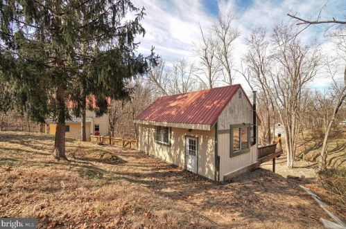 3107 Flint Hl Rd, Adamstown MD 21710-9210 exterior