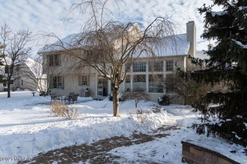 7408 Dunross Dr, Kalamazoo MI 49024-7412 exterior