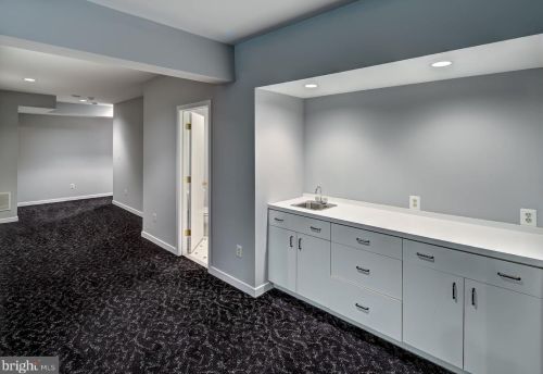 10011 Avenel Farm Dr, Rockville MD 20854-5410 exterior