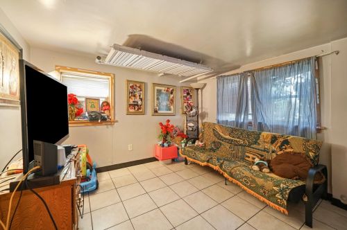 1307 50 Ct, Chicago IL 60804-1338 exterior