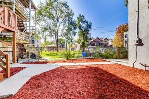 4236 Champlain Ave, Chicago IL  60653-2924 exterior