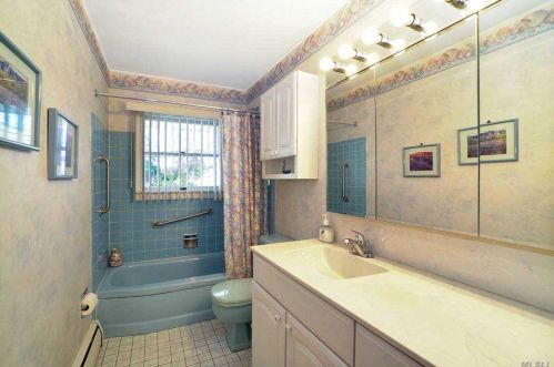 11 Elder Dr, Commack NY 11725-2331 exterior