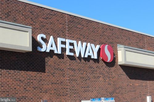 6800 Fleetwood Rd, Mc Lean VA 22101-3604 exterior