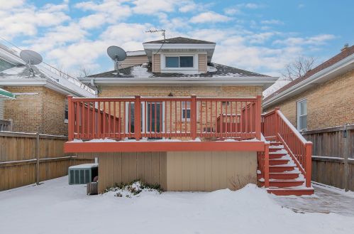 7854 Cressett Dr, Chicago IL 60707-1340 exterior