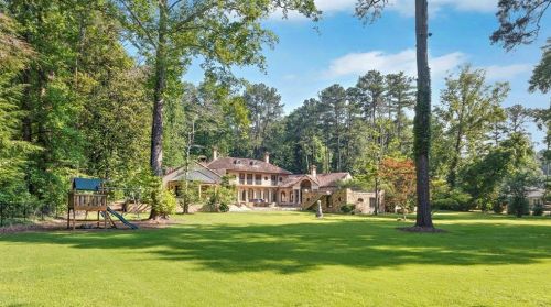 876 Crest Valley Dr, Atlanta, GA 30327-4659