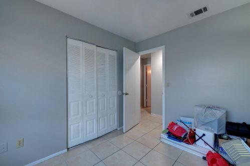 218 Cherryhill Rd, Fort Pierce FL 34953-6232 exterior