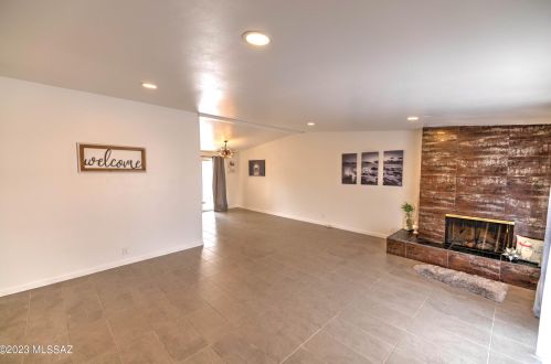 5222 Hawthorne Pl, Tucson, AZ 85711-1319