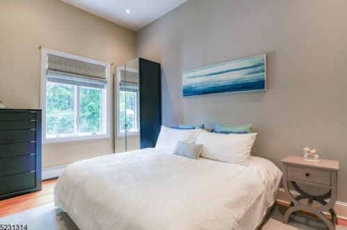 23 Oak Rdg, Springfield NJ 07081-3719 exterior