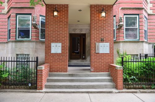 925 Cullom Ave, Chicago, IL 60613-1618