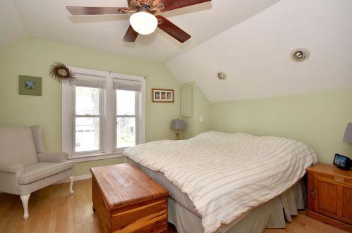 250 3 St, Elmhurst IL 60126-2460 exterior