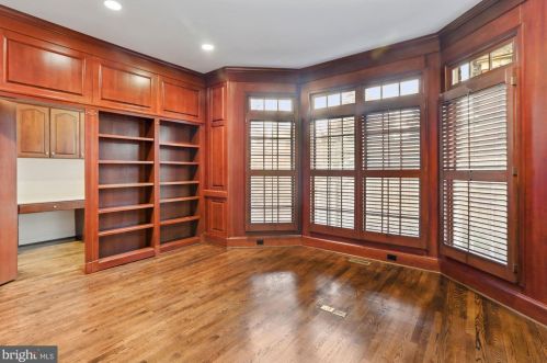 5802 Bent Twig Rd, Mc Lean VA 22101-1806 exterior