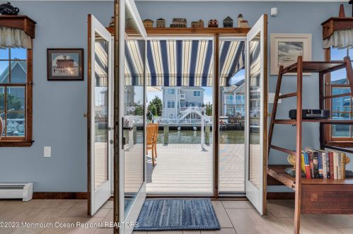 205 Hayes Ct, Lavallette NJ 08735-3110 exterior