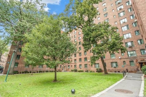 1610 Metropolitan Ave, Bronx NY  10462-7018 exterior