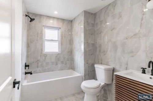 320 Lincoln Ave, Paterson NJ  07512-2128 exterior