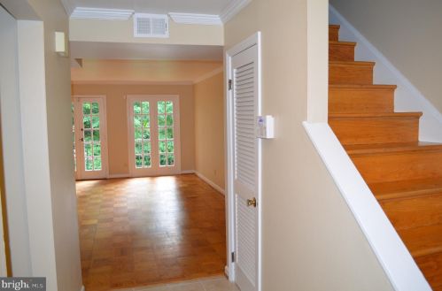 8902 16th St, Silver Spring MD 20910-2231 exterior