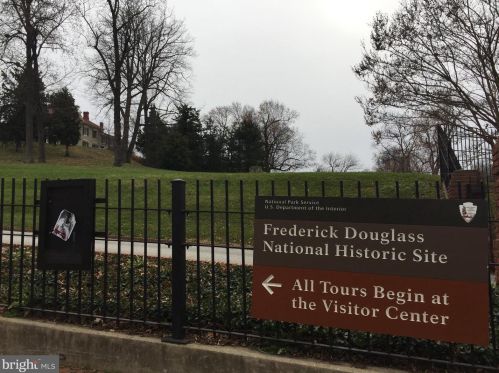 1316 W St, Washington DC 20009-1107 exterior