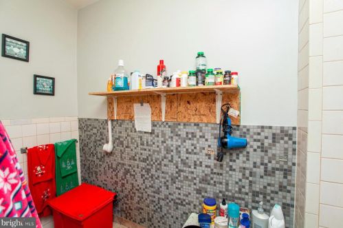 7316 Frankford Ave, Philadelphia PA 19135-3405 exterior