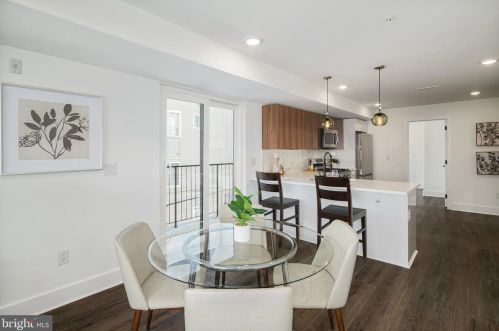 1927 5th St, Philadelphia, PA 19122-2135