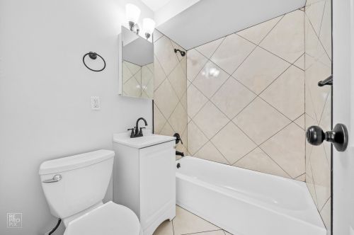 2613 Lewis Ave, Waukegan IL 60087-2210 exterior