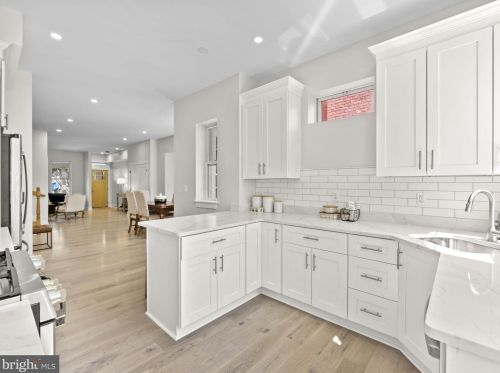 532 Shepherd St, Washington DC  20011-5913 exterior