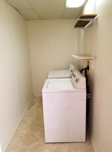 100 Leonard St, Grand Rapids MI 49503-1232 exterior